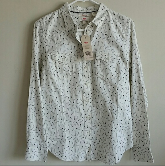 ♥️Authentic Levi's Button Down Shirt.nwt - Picture 2 of 4